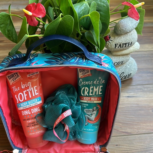 💖Dirty Works body butter, body wash in turquoise travel bag - Picture 3 of 4